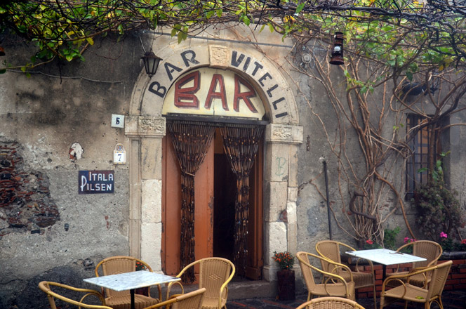 This image has an empty alt attribute; its file name is a.-bar-vitelli-padrino-savoca.jpg